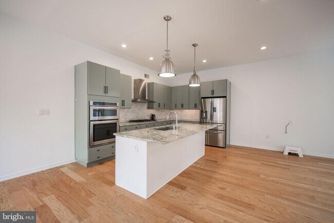 Photo - 444 Fairmount Ave