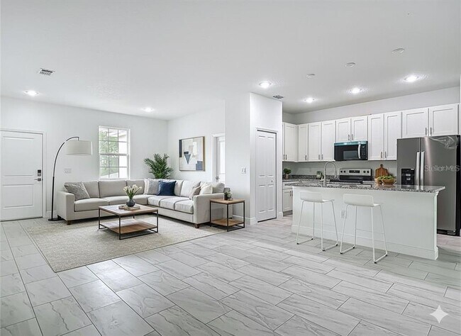 Photo - 5736 N Claremont Dr