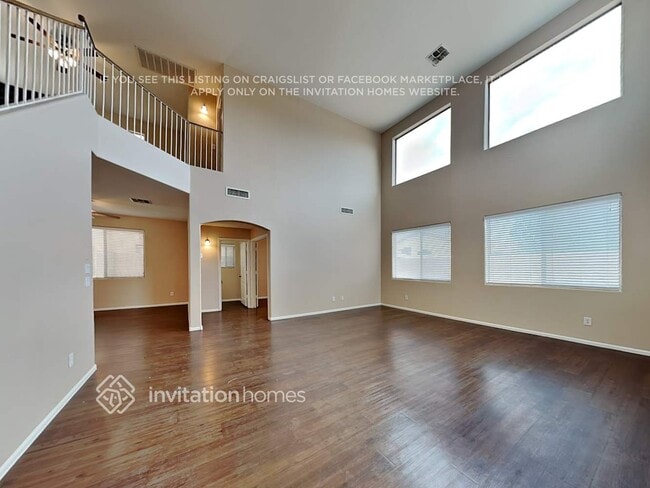 Photo - 10410 W Illini St