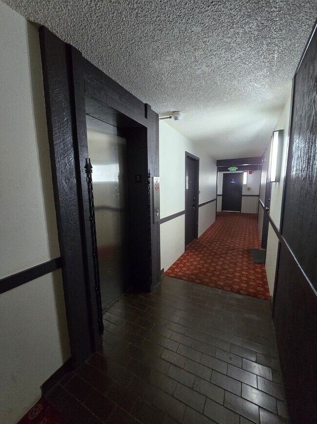 Photo - Spanish Towers 2 Bedroom Unit In Secured B... Unit 361