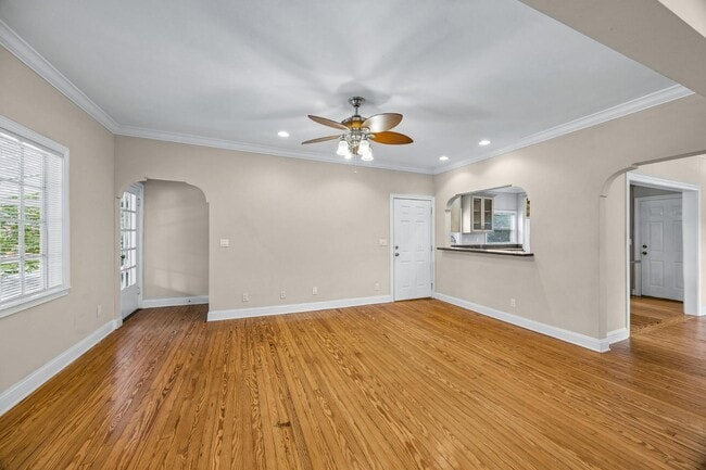 Photo - 3643 Herschel St