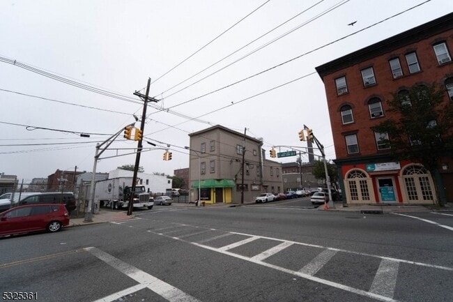 Photo - 331 Straight St Unit 3