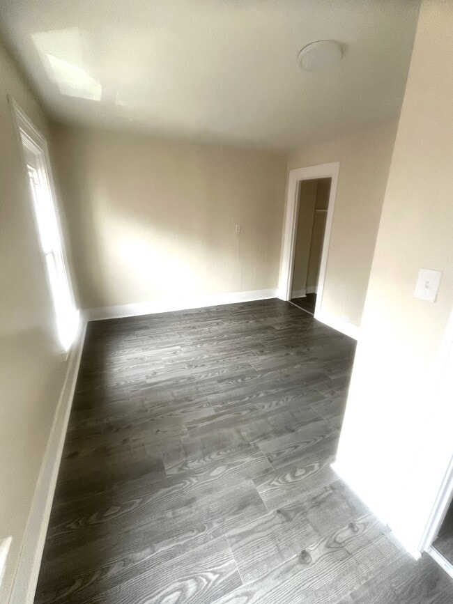 Photo - 239 W 16th St Unit 4