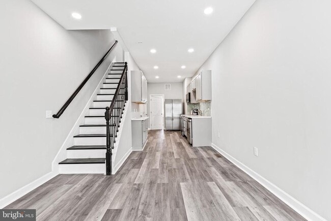 Building Photo - 2638 E Monument St