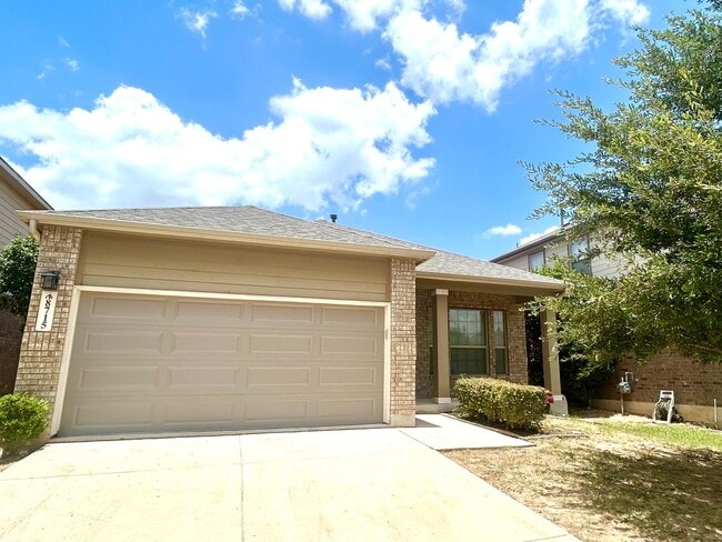 Building Photo - Modern Home with Fenced Backyard, Community Pool & Playground!