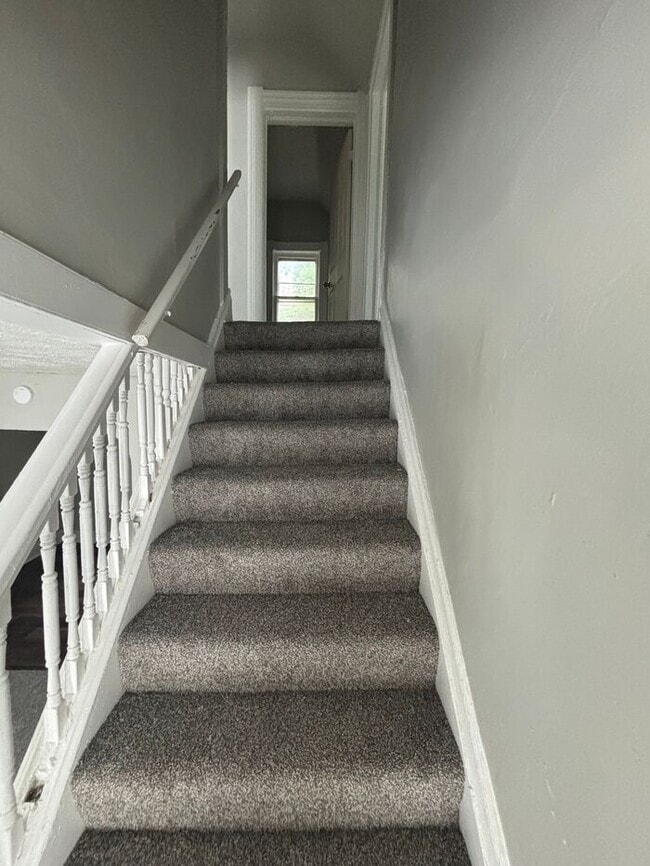 Photo - Stunning 4 beds 1 bath in Cleveland!