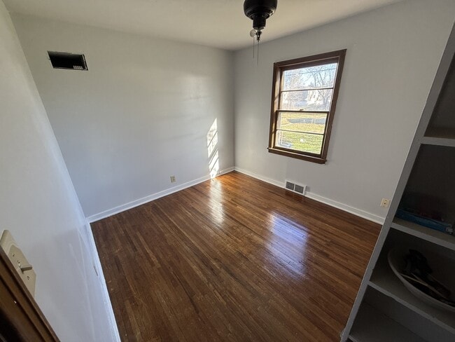 Photo - 1036 College Ln