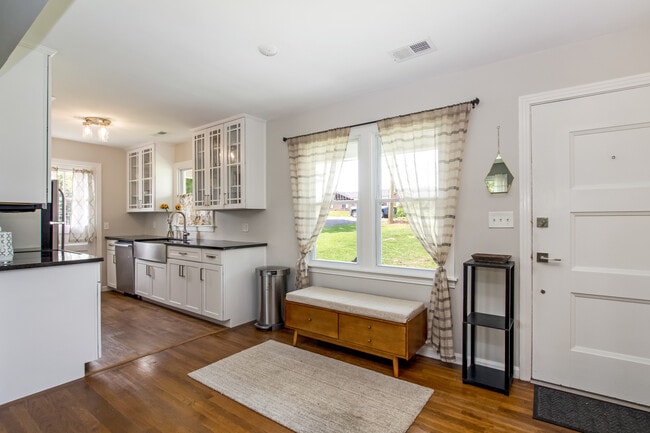 Photo - 2158 Brookview Dr Unidad A