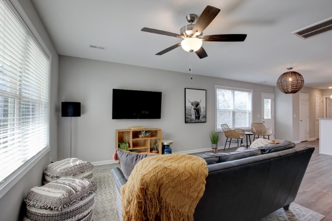 Photo - 1253 Dodd St