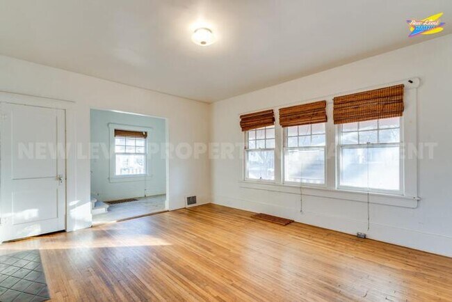 Photo - 339 N Holyoke Pl