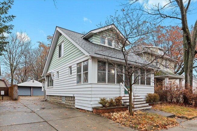 Photo - 575 E Lewiston Ave