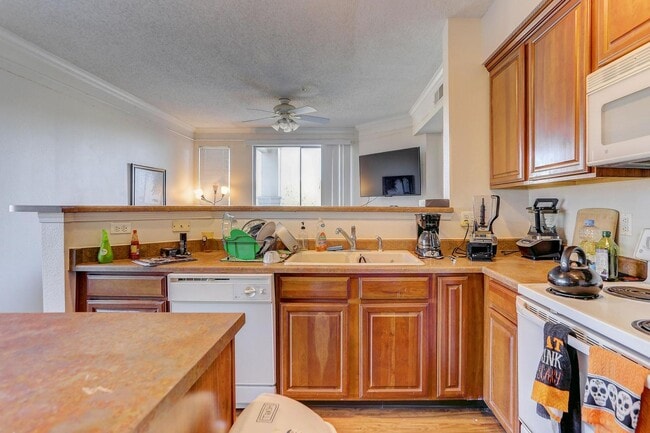 Photo - Bright Corner 3BR Condo with Garage in Superior! Available July 6!