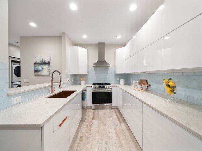 Photo - 313 Silverberry Ct