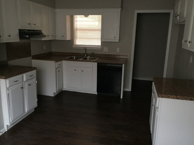 Photo - 4929 Brookdale Dr