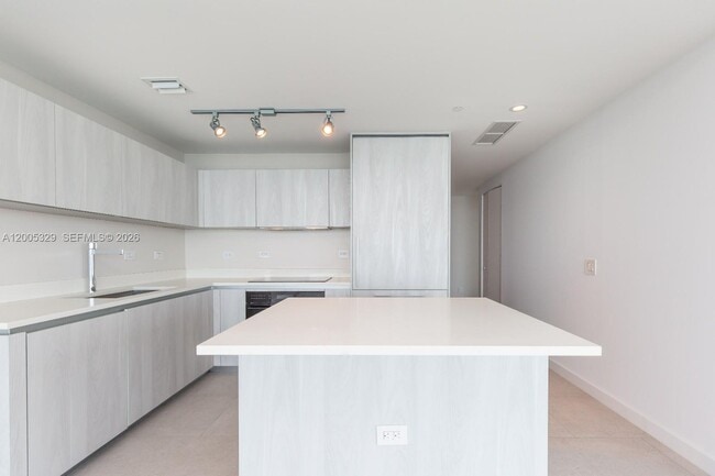 Photo - 3131 NE 7th Ave Unidad 1406