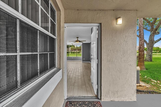 Photo - 2851 N Oakland Forest Dr Unidad 111