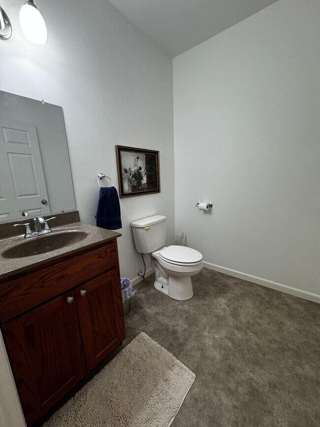 920 Center Pl Unit 920