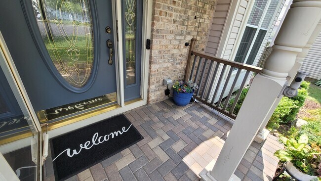 Photo - 3885 Thornberry Way