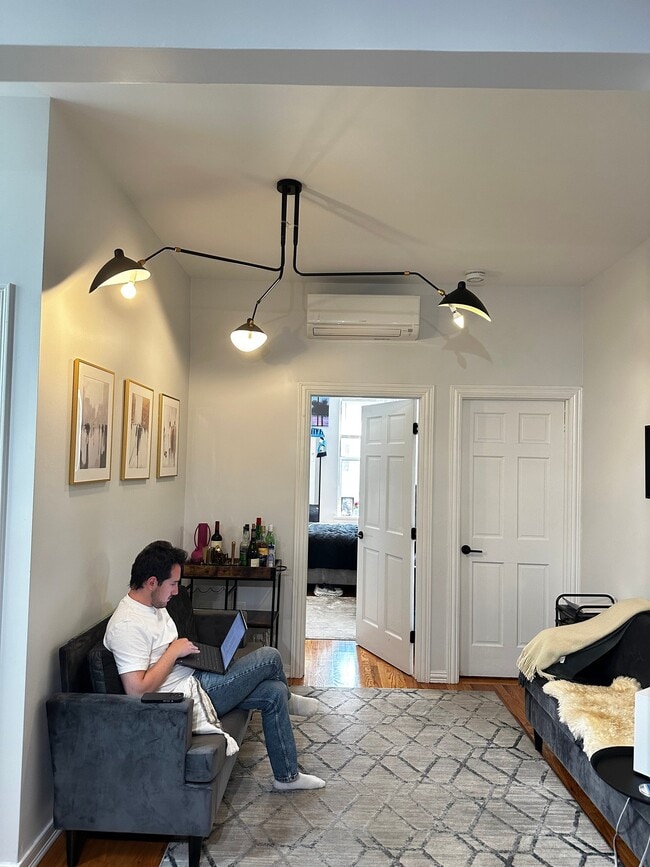 Photo - 710 Leonard St