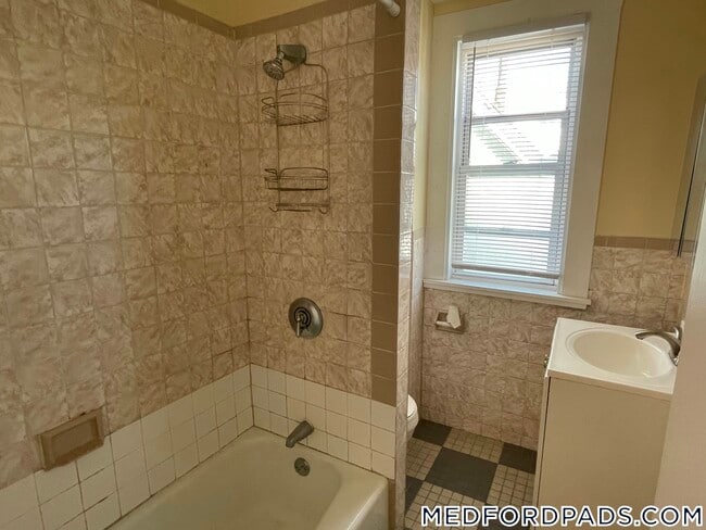 Photo - 8 Bennett St Unit 2