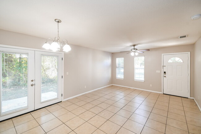 Photo - 5743 Kinkaid Rd