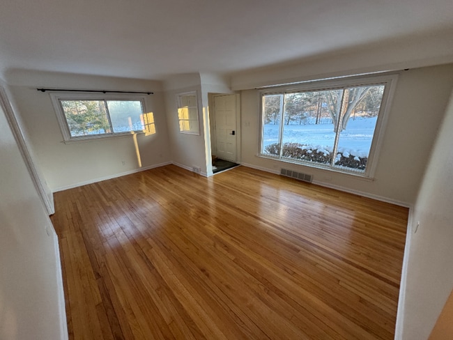 Photo - 8701 Brookville Rd