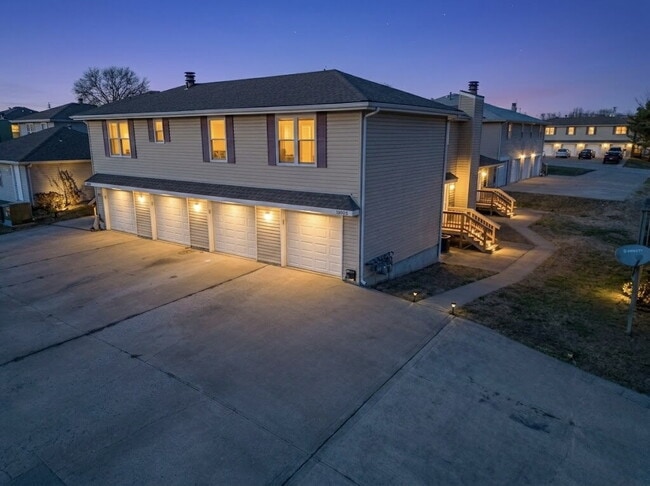 Photo - Updated 2 Bedroom/1 Bath Apartment in Parkville *READY NOW* Unidad A