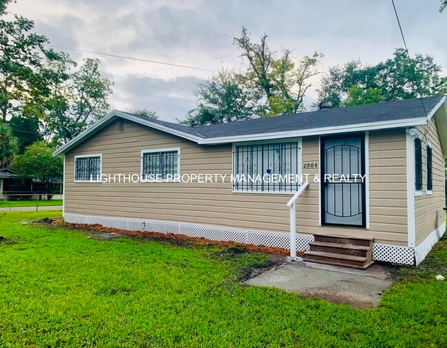 Building Photo - Beautiful Allendale Home With Large Fenced Yard