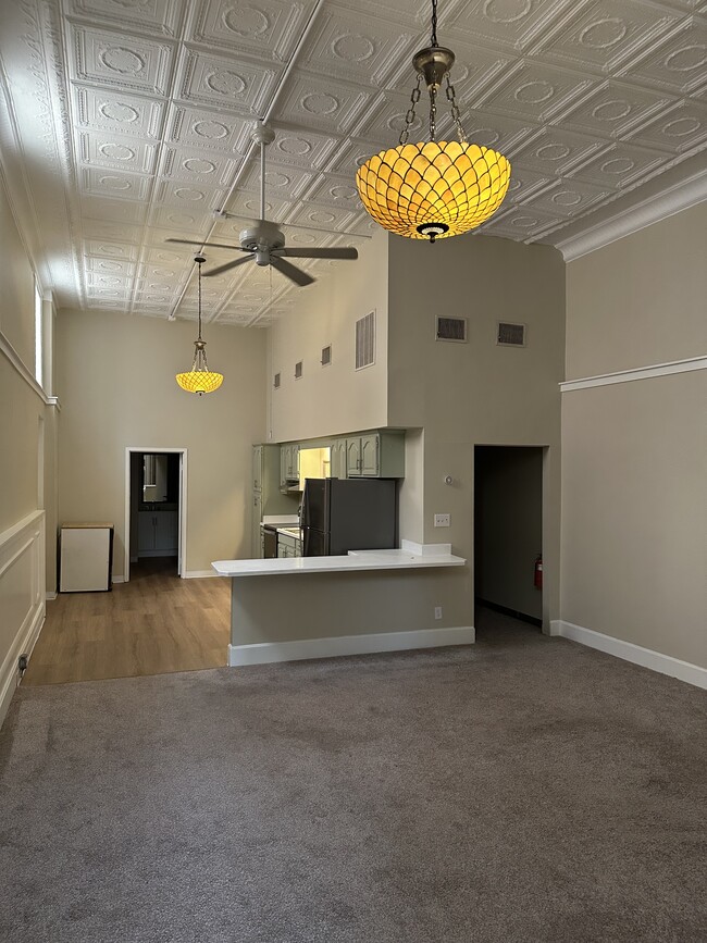Photo - 516 Main St Unit Front Apartment