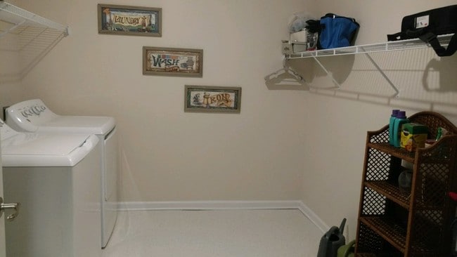 Lavandería - Chaney Ridge