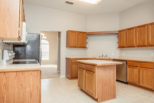 Photo - 230 Trish Dr