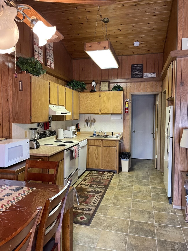 Photo - 300 Bay Point Dr