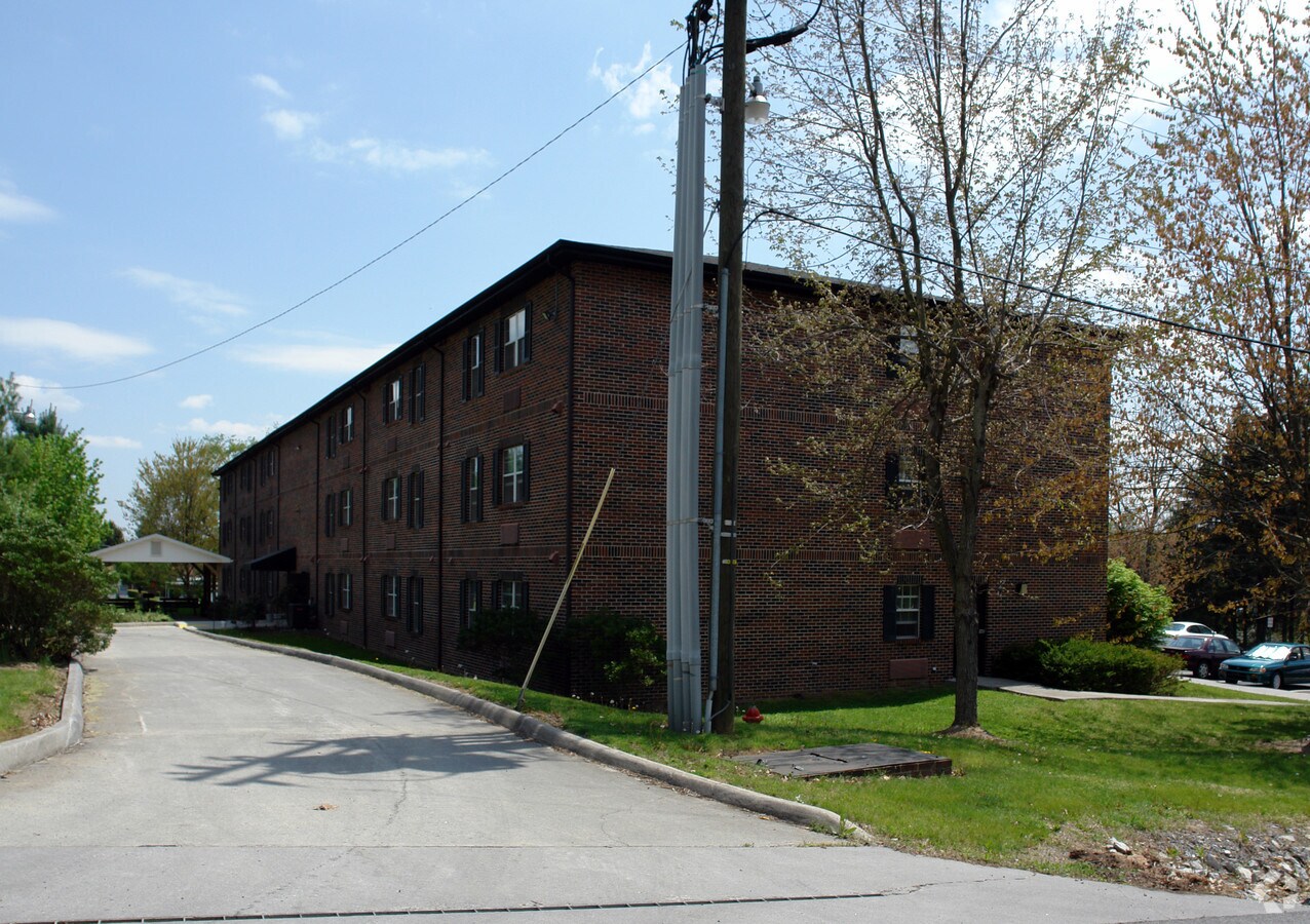 Photo - Mercer Manor Apartments