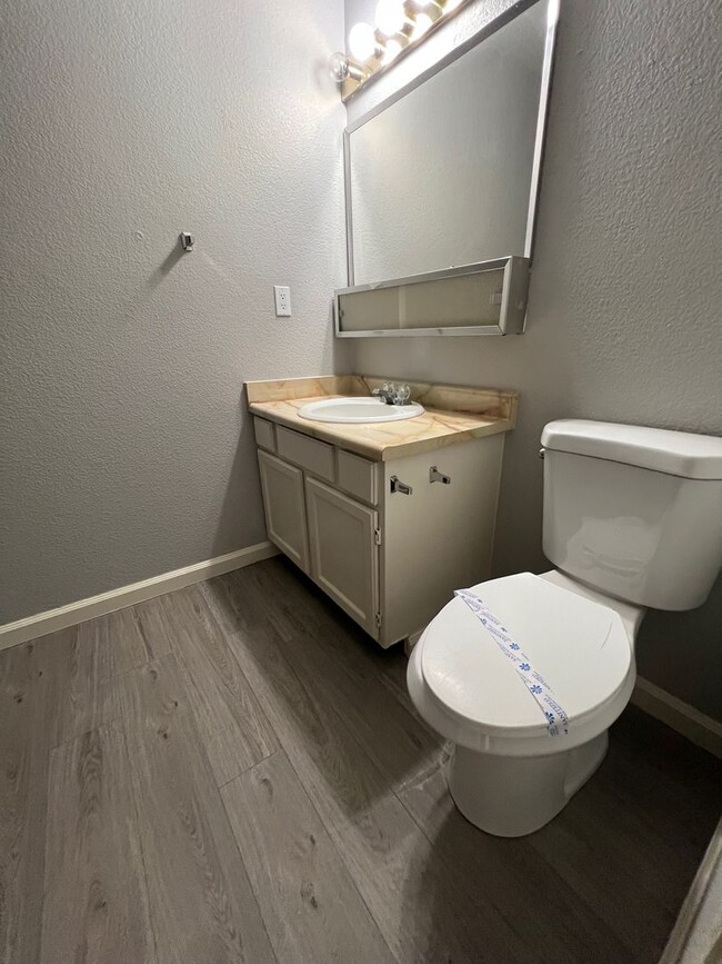 Photo - Keddie St Unit 183