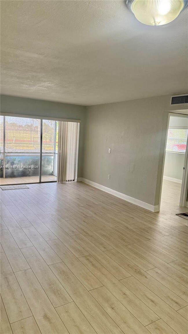 Photo - 8794 SW 12th St Unidad 103