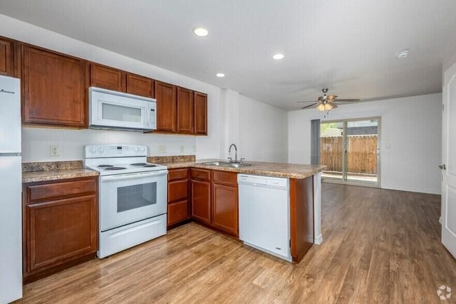 Photo - 405 Winterfield Dr