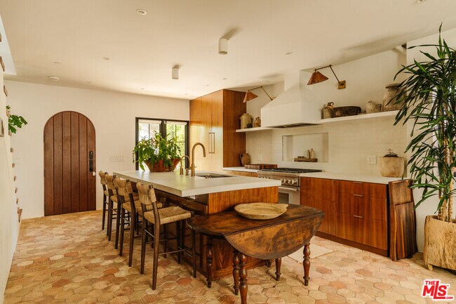 Photo - 751 Ozone St