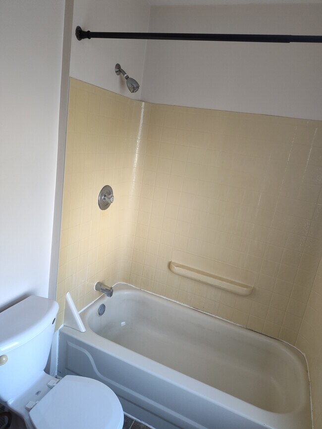 Bath - 26 N Center St Unit #1 Center