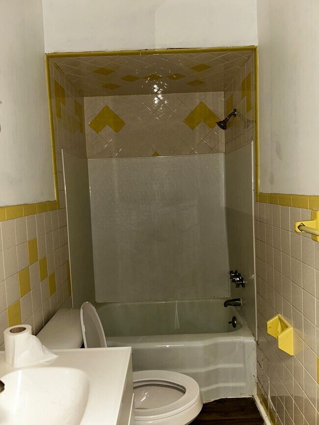 Photo - 418 N Main St Unit 1 A