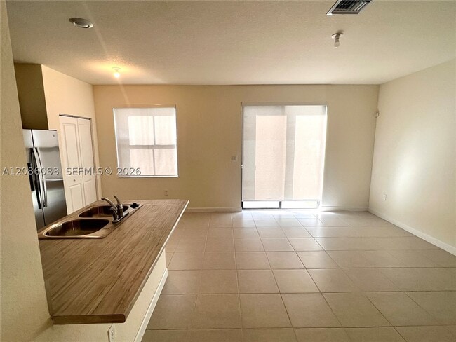 Photo - 3342 W 112th St