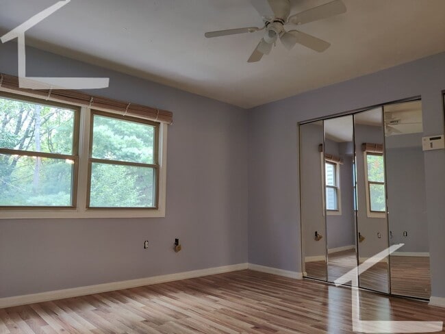 Photo - Great Condo-Style 2.5 bedroom Available Feb 1, 2026