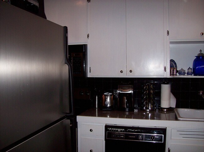 Photo - Cleveland Park - University Ridge Condo- 2 Bedroom 1 Bath