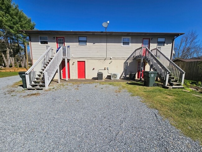 Building Photo - 777 Old Embreeville Rd Unit 3