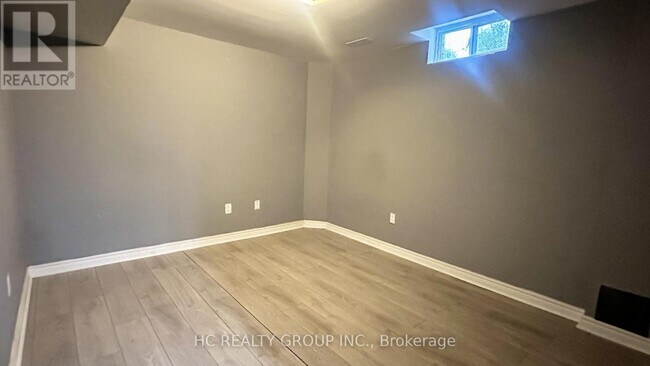 Photo - 821 Walsh Ct