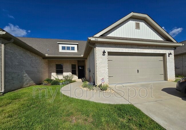 Building Photo - 1862 Finch Ln