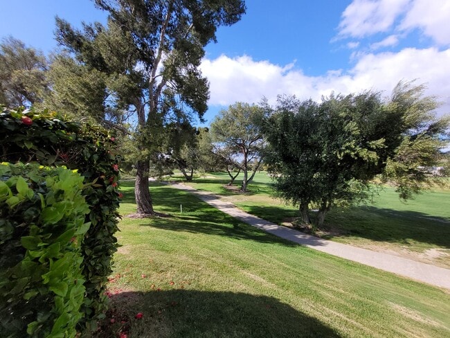 Comfortable Condo overlooking the golf cou... - Comfortable Condo overlooking the golf cou...