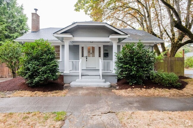 Building Photo - 2 Bedroom House in Midtown