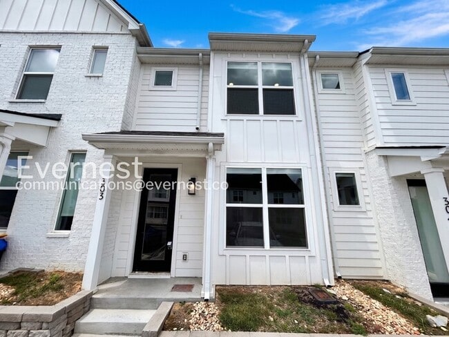 Building Photo - 303 Jeffries Wy