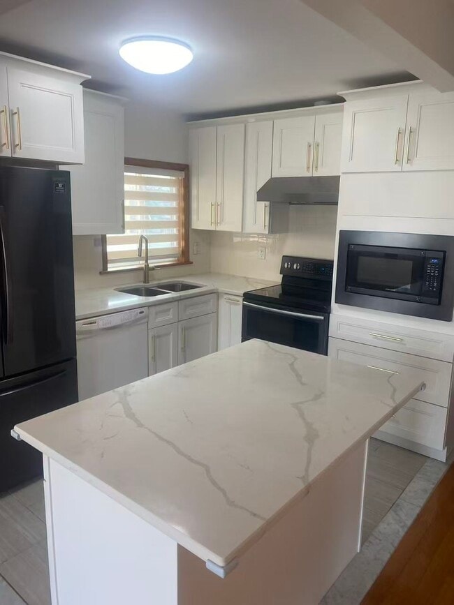 Photo - 43-27 220th St Unit 2