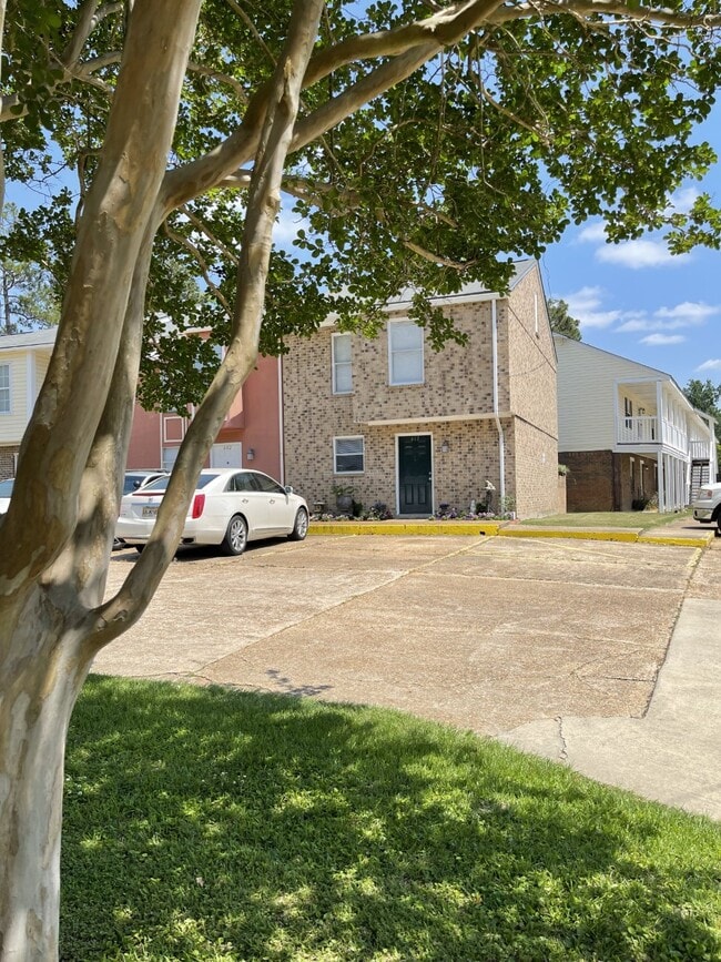 Camelot Apartments